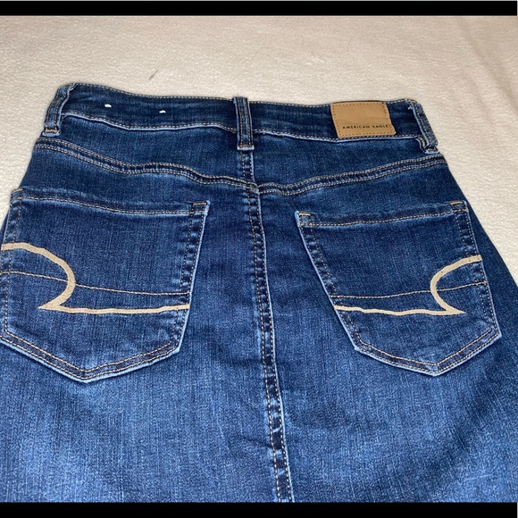 LIKE NEW AMERICAN EAGLE DARK BLUE DISTRESSED JEAN SKIRT - XS - EXTRA SMALL - 00 - Picture 10 of 11